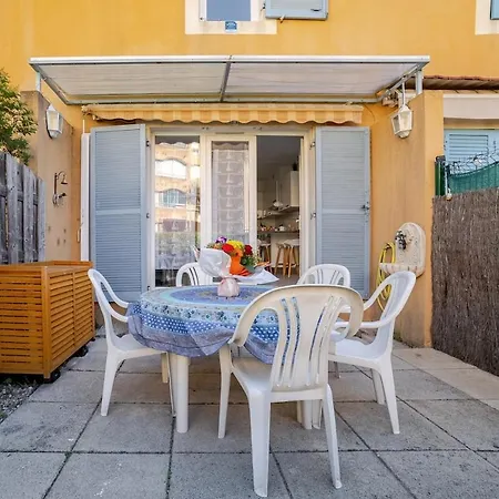 Casa de Férias Maison De Acces Direct Aux Plages *